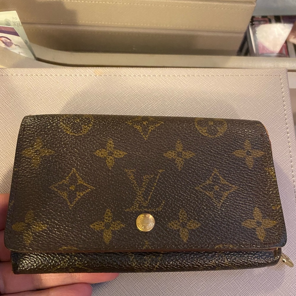 Louis Vuitton vintage tresor wallet